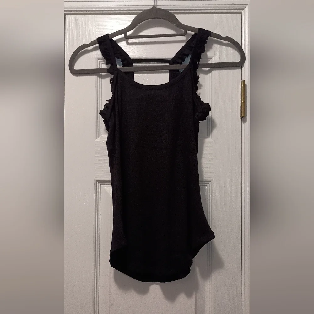 Chaser brand Black ribbed ruffle Tank Top New With Tags Small - Picture 4 of 9